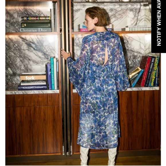 Sabina Musayev Carina Flora Dress.
Sheet top layer and belt - Picture 6 of 8